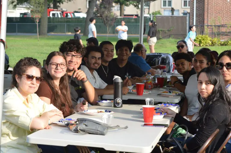 Los Catequistas tienen una Barbacoa de Verano